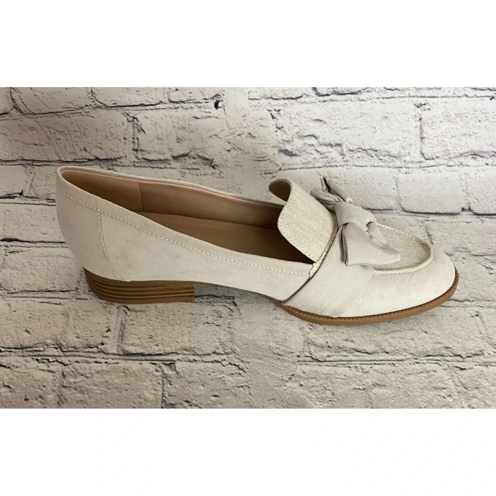 Bandolino NWOT Womens Lindio Loafers 11M Natural  Cream Bow Slip On